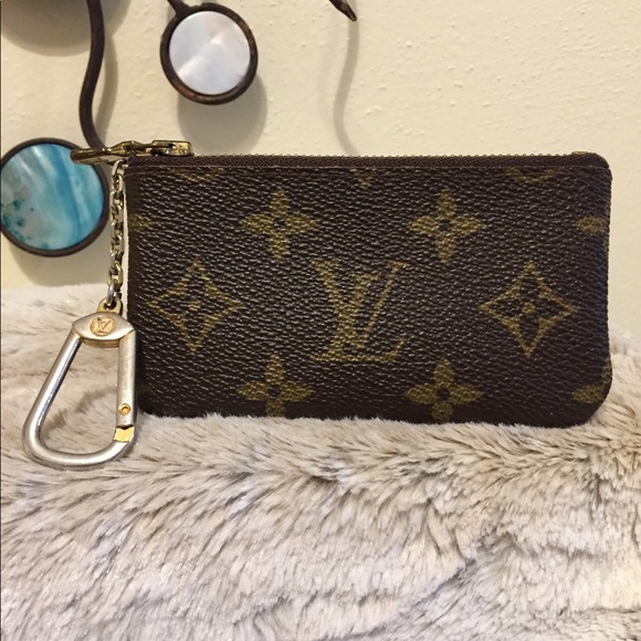 Louis Vuitton Accessories - Vintage Louis Vuitton Key Chain/Credit Card Holder